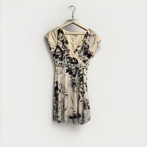 Romy white and black‎ floral dress size small